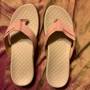 Flip-flops 🩴 sandals